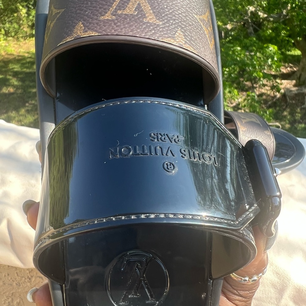 Louis Vuitton Sunbath Patent Leather Slides Size 36 - Picture 8 of 13